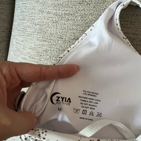 Zyia White Stay Gold Light n Tight Strappy Bra Medium - Picture 3 of 3